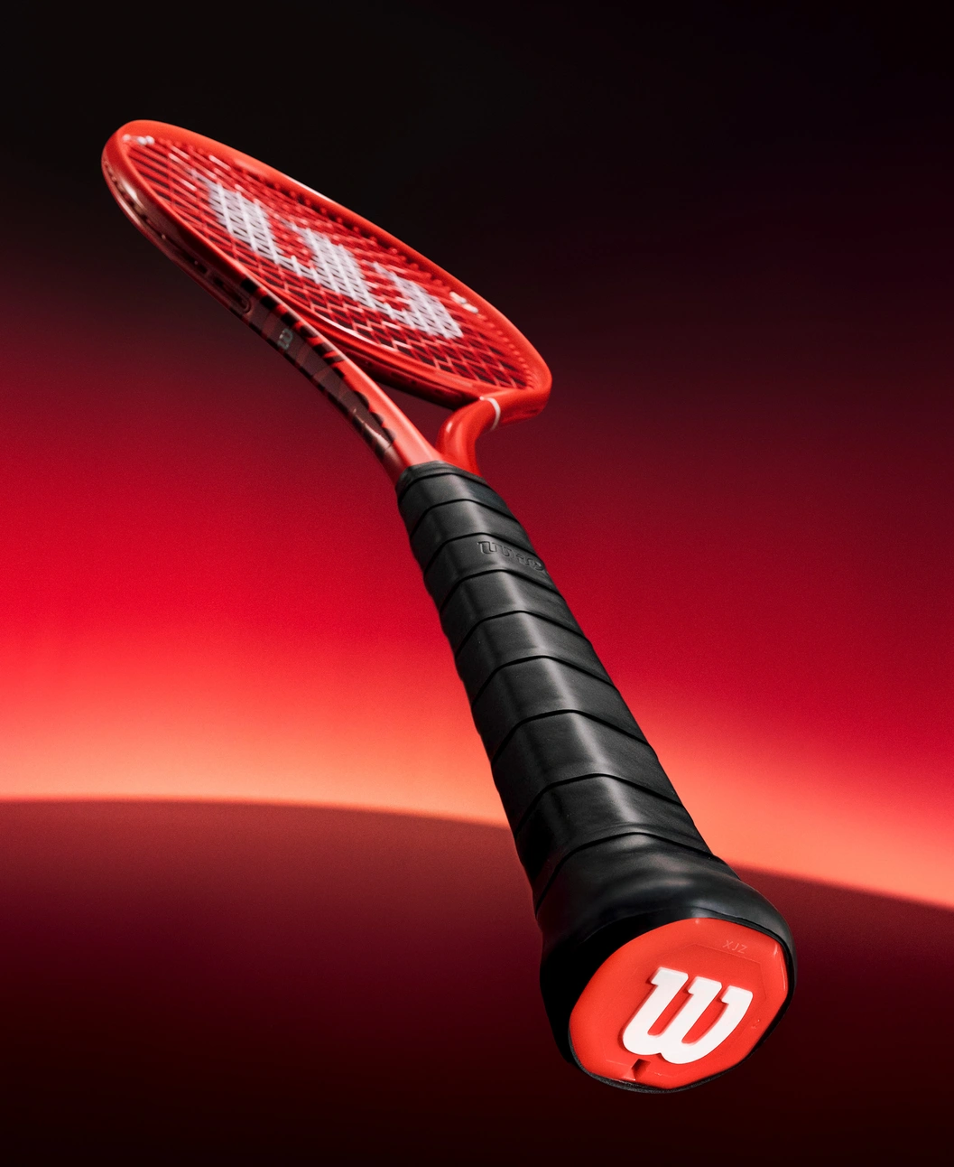 Wilson Defyer 98 Pro V1 16x20 Tennis Racket – 305g with Free String Worth ₹1000 - Sports Galaxy - Online Sports Store in India Wilson Defyer 98 Pro V1 16x20 Tennis Racket – 305g with Free String Worth ₹1000 - Image 4